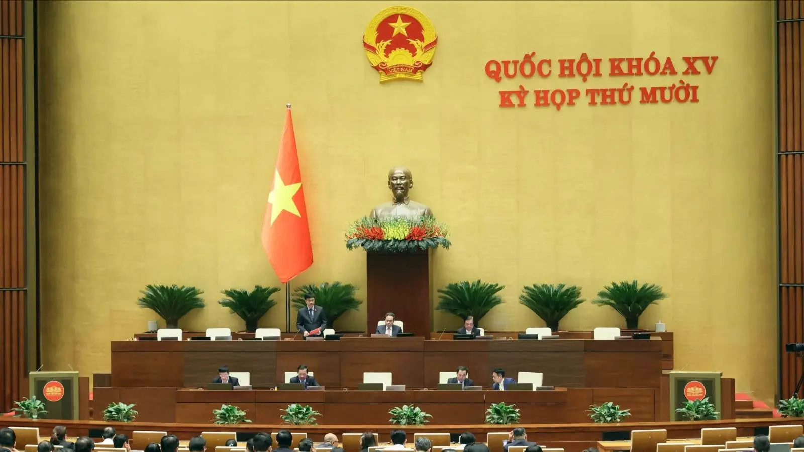 Ưu tiên dành tài sản, trụ sở dôi dư thành cơ sở y tế